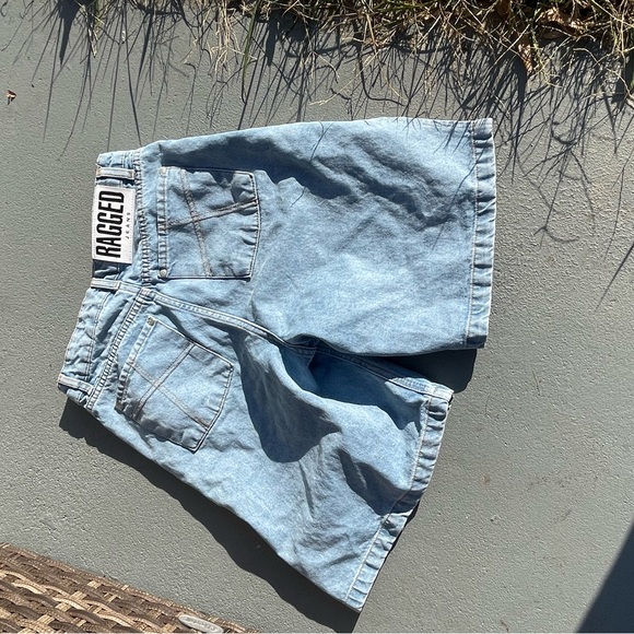 ragged Pants - Ragged Jean shorts with slit